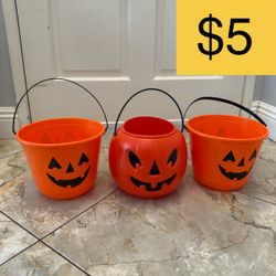 Halloween Pumpkin Candy Buckets (SELLING FOR $5)
