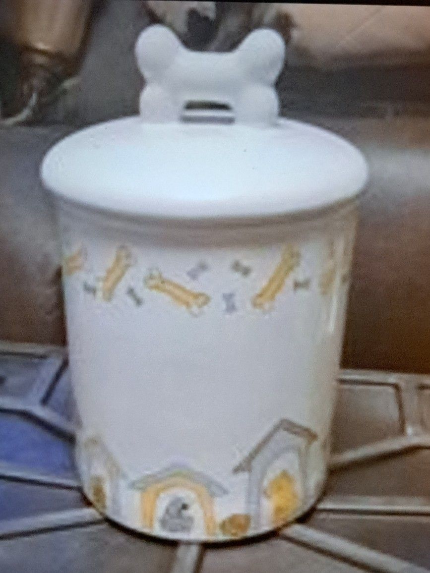 Ceramic dog treat holder