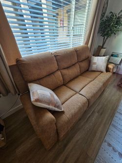 Near new Sofa recliner