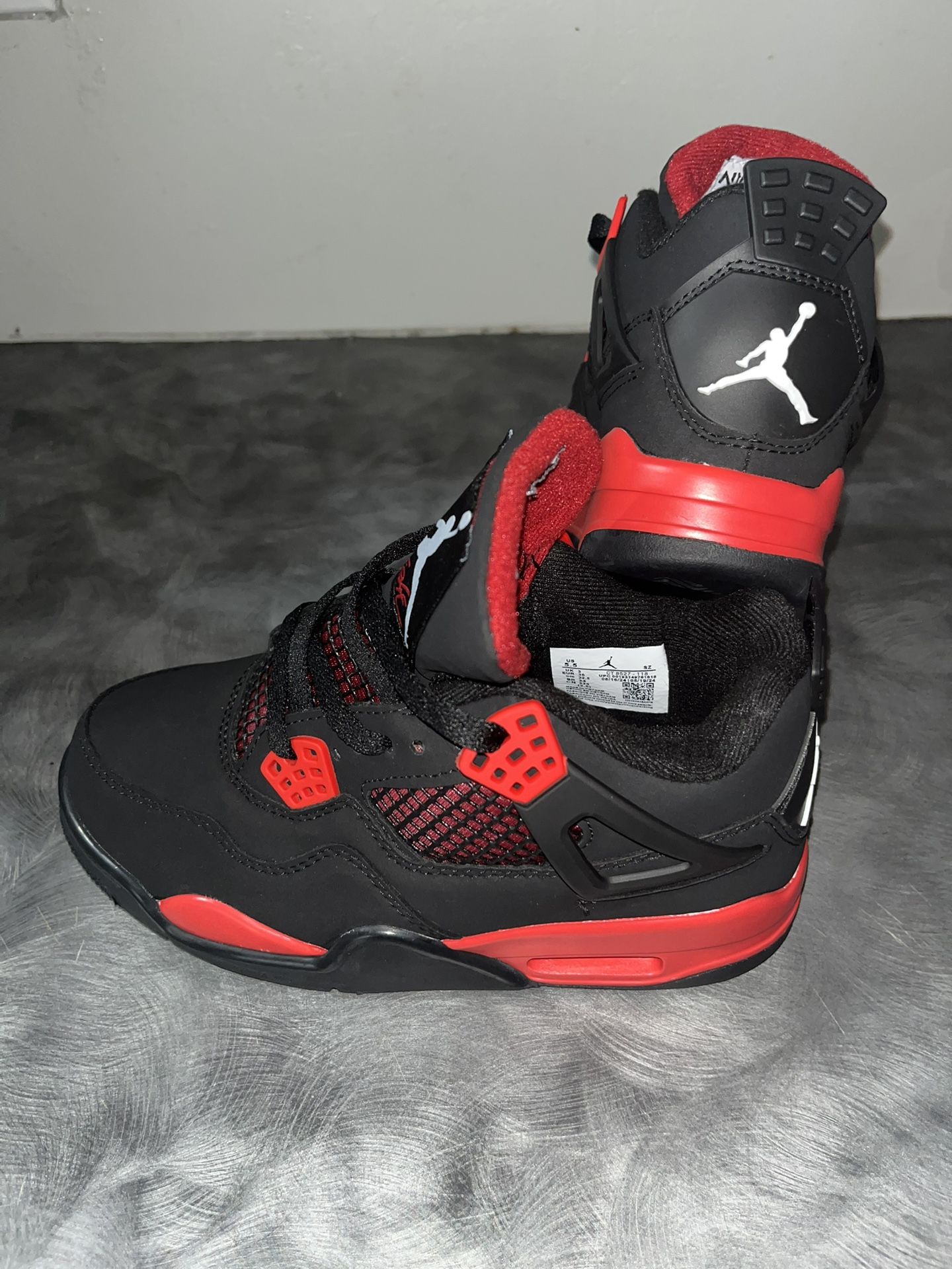Air Jordan Retro “Red Thunder”