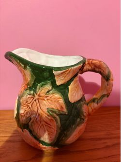Flower pitcher