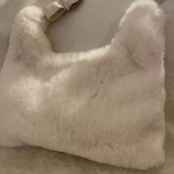 Elegant Cream Faux Fur Shoulder Bag