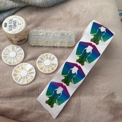 Nail accessories