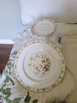 10  big dinner plate and seven small