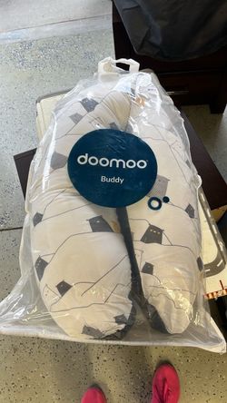 Doomoo Buddy sleeping and/or nursing pillow