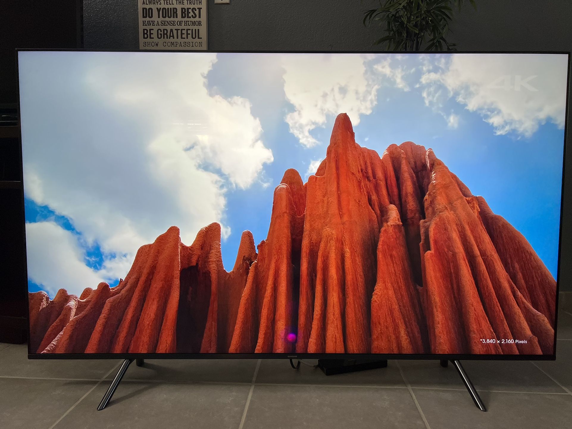 Samsung UN65MU8000 65-Inch 4K Ultra HD Smart LED TV