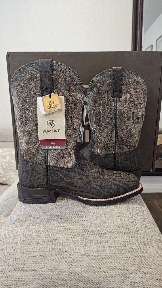 New ARIAT Boots Size 8.5 & 8 