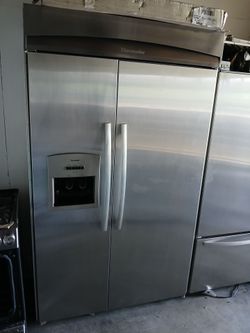 THERMADOR 48" STAINLESS STEEL BUILT-IN SIDE BY SIDE REFRIGERATOR WITH ICE AND WATER DISPENSER