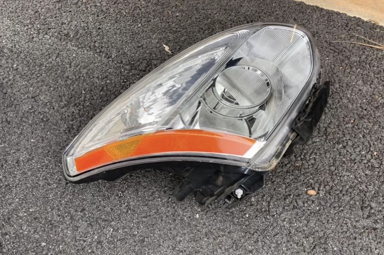 2014 Nissan Rogue Headlight Passenger Side