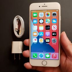 iPhone 7 - UNLOCKED - Like New  