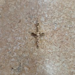 14k Yellow Gold Crucifix Pendant 