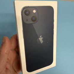 Brand New iPhone 13 Black 128gb Unlocked ( Liberado)