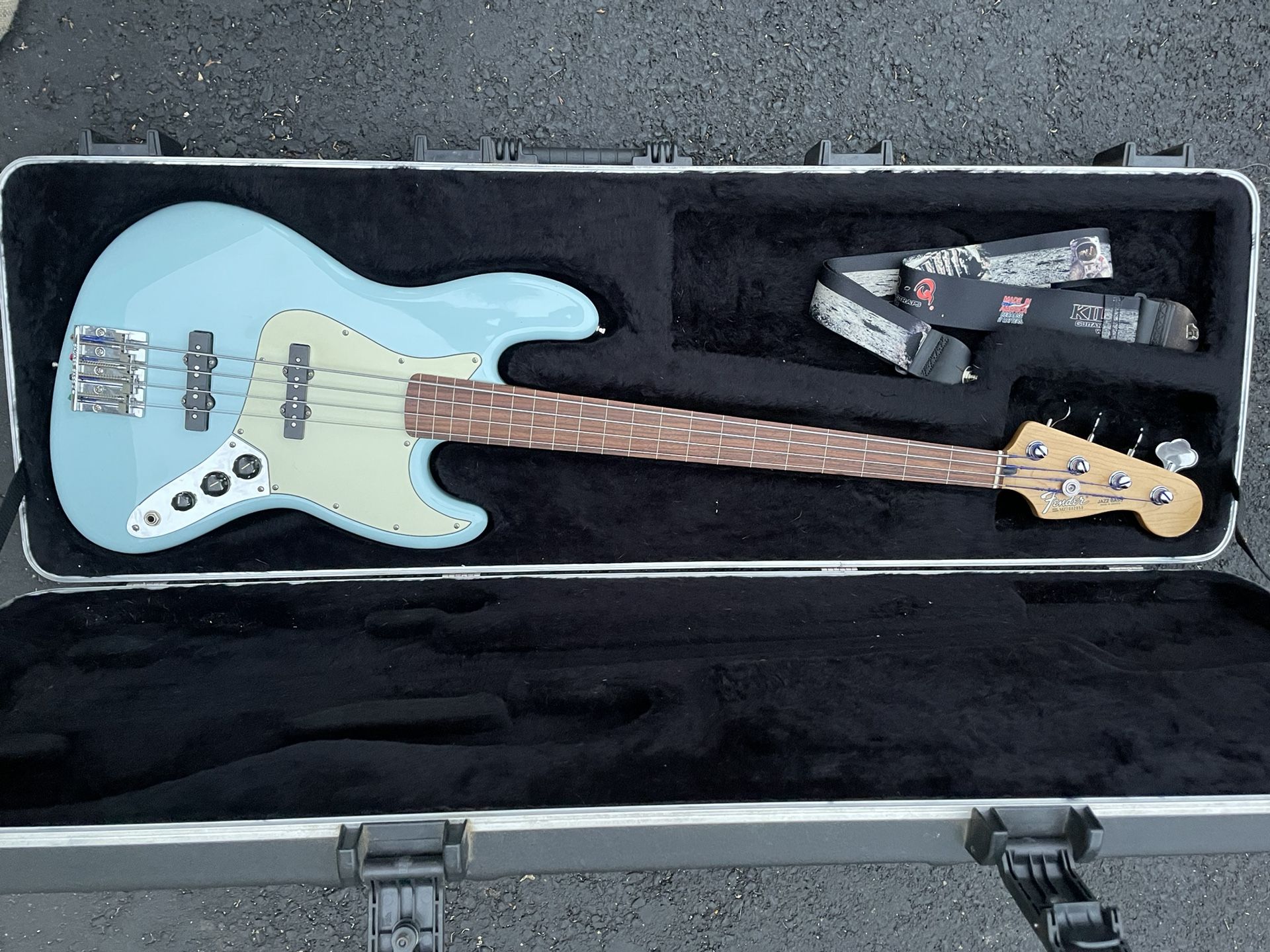 Fretless Fender Jazz Bass MIM