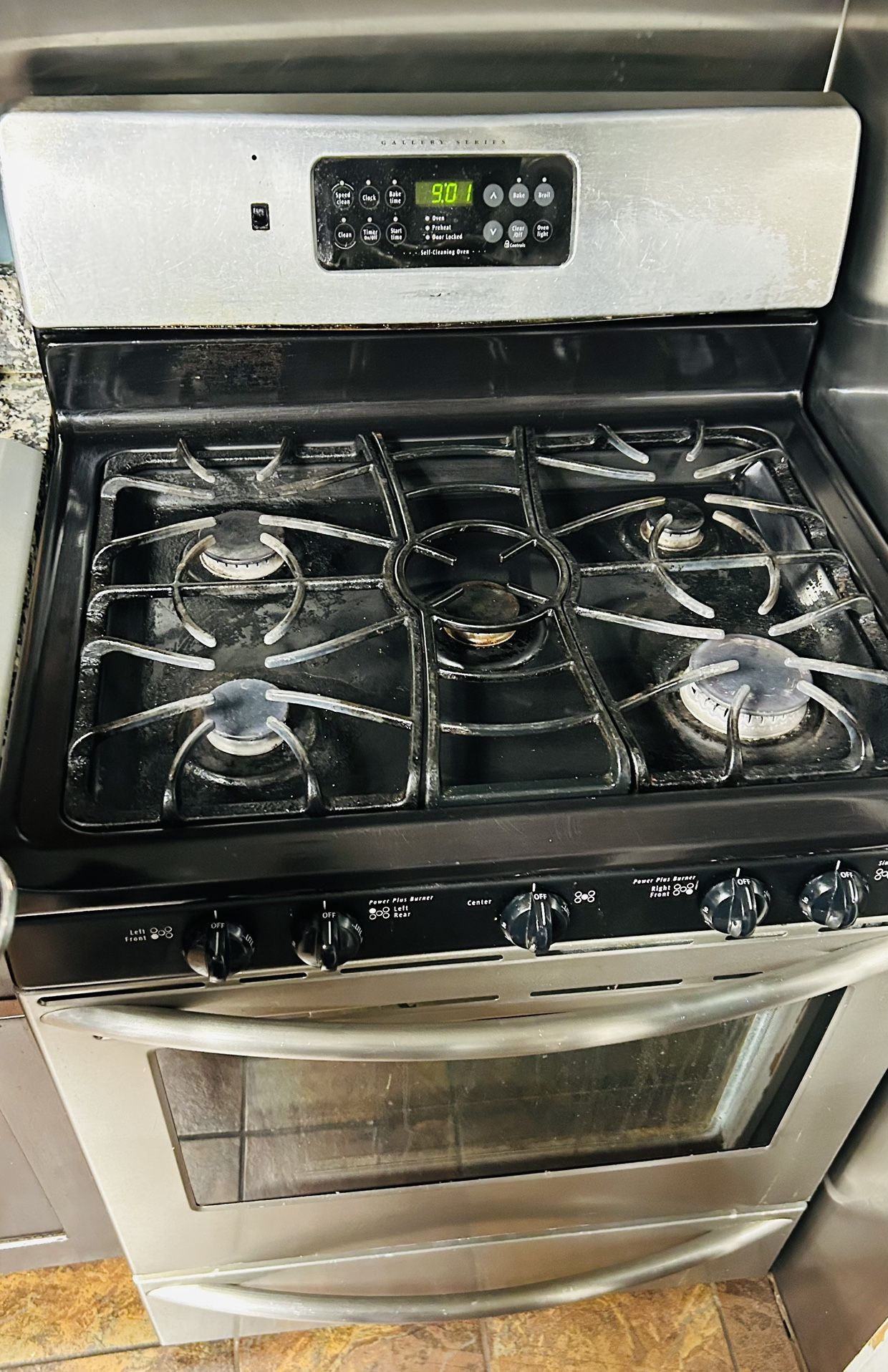 Used Frigidaire Range 30 in. 5 Burner