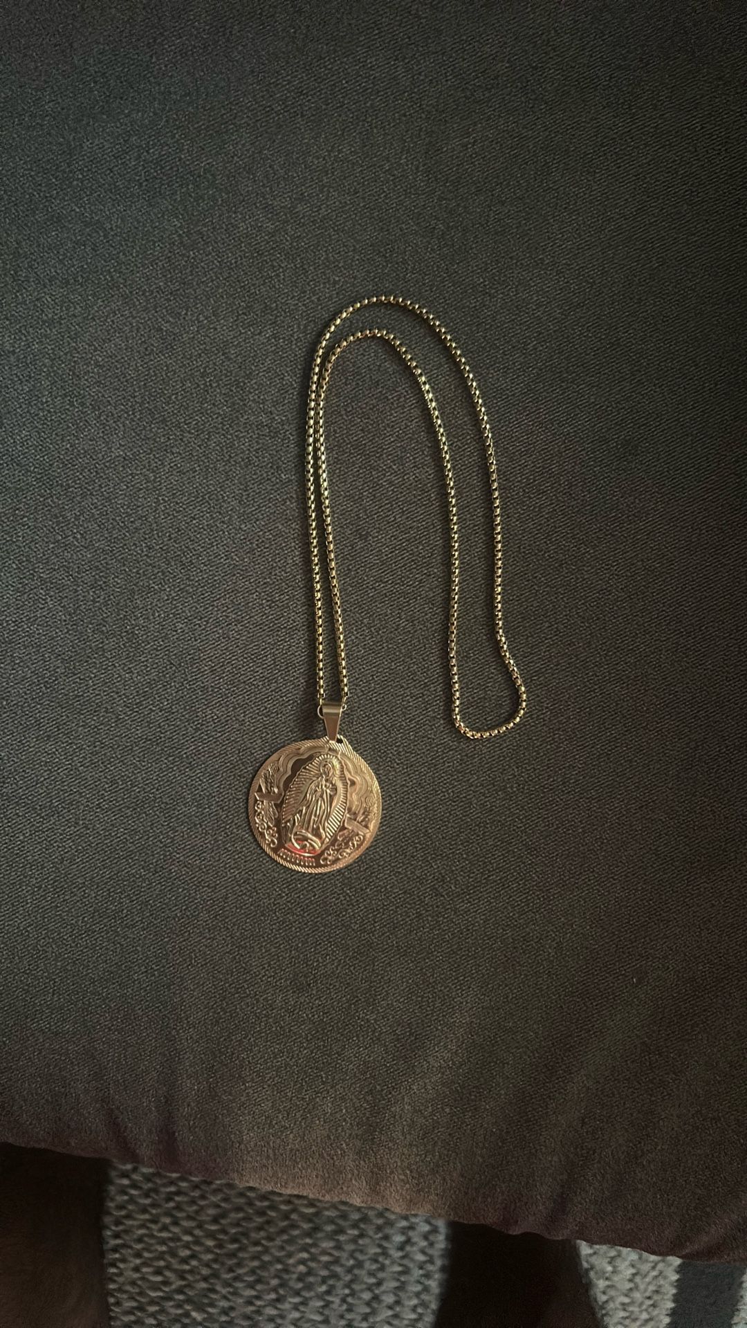 gold chain and pendant