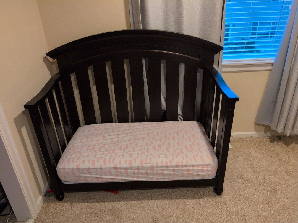 Baby Crib And Toddler Bed With Mattress