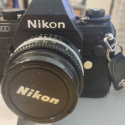 Nikon Camera Kit N2000