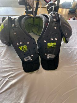 Schutt Football Youth Shoulder Pads