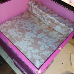 Bling Bling Custom Whelping-Dog Bed/End Table