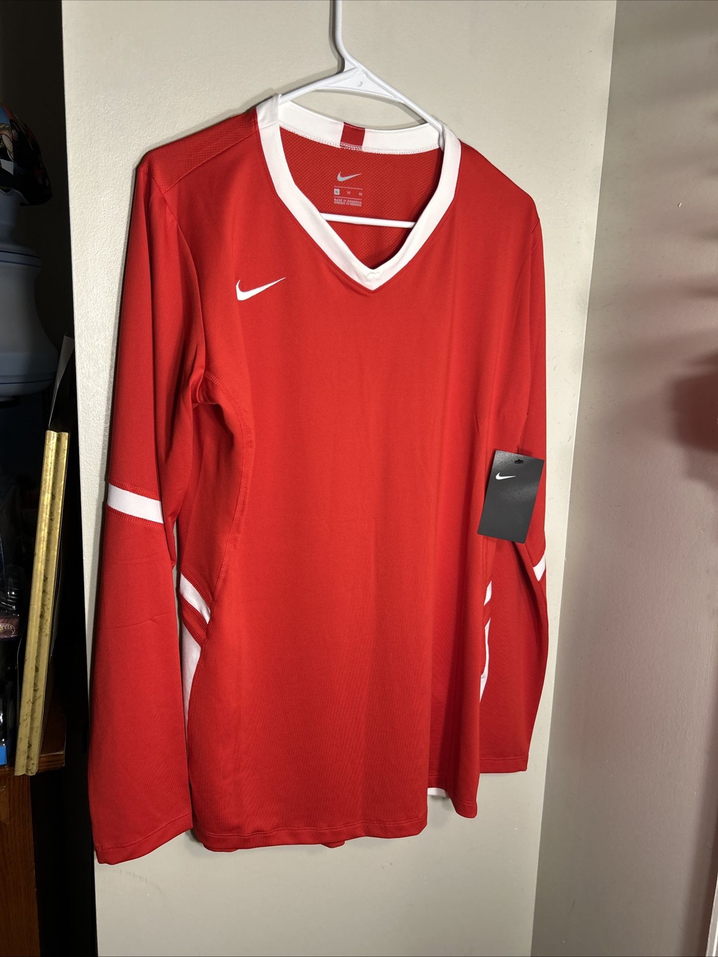 Nike Women’s Volleyball Red Shirt Long Sleeve Size-XLarge New 