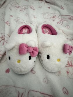 hello kitty slippers