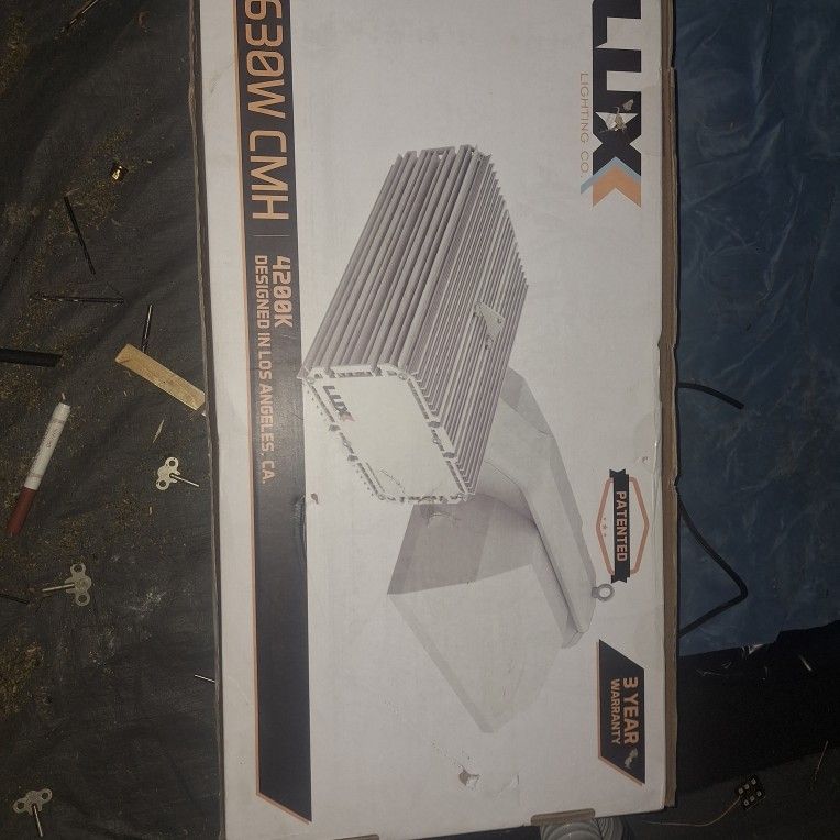 grow lights new in box 5 sets 75 each or make offer take all