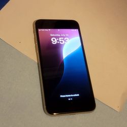Iphone SE 3RD generation Unlocked For Any Carrier. 64GB. 
