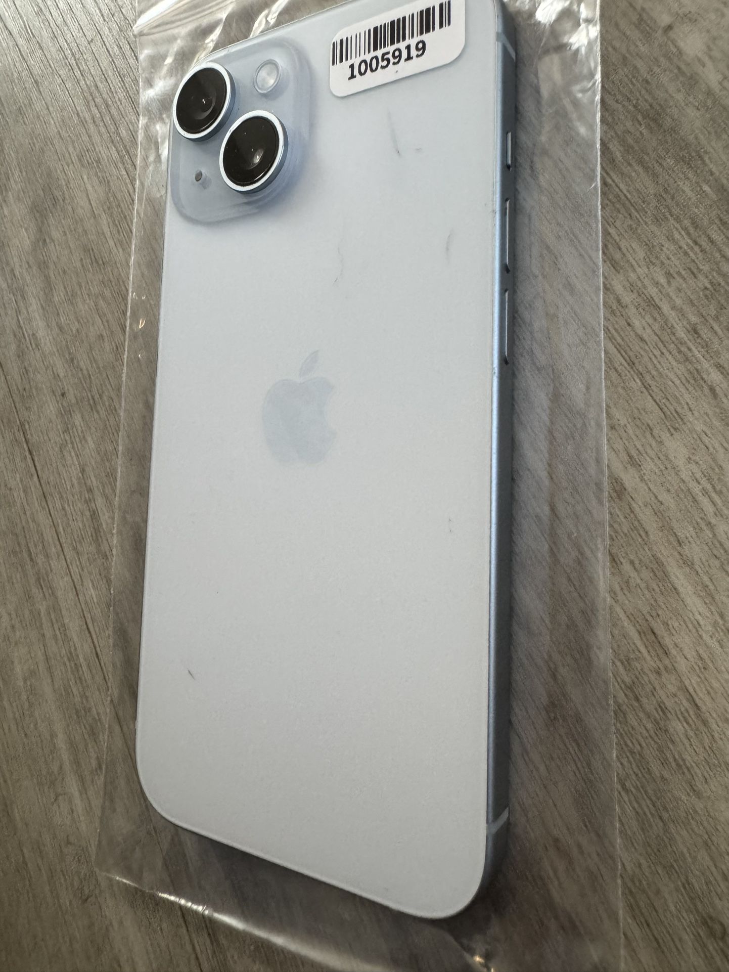 Unlocked Apple 🍏 iPhone 15 (Light Blue) 128GB - Good Condition