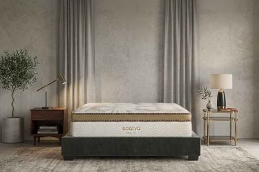 Saatva HD Mattress FIRM King, Like New, Perfect Condition