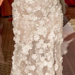 Wedding  gown for sale By MON CHERI design 