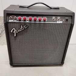 Fender SKX 35R Guitar Combo Amplifier – Red Knob Series – 35-Watt Solid State