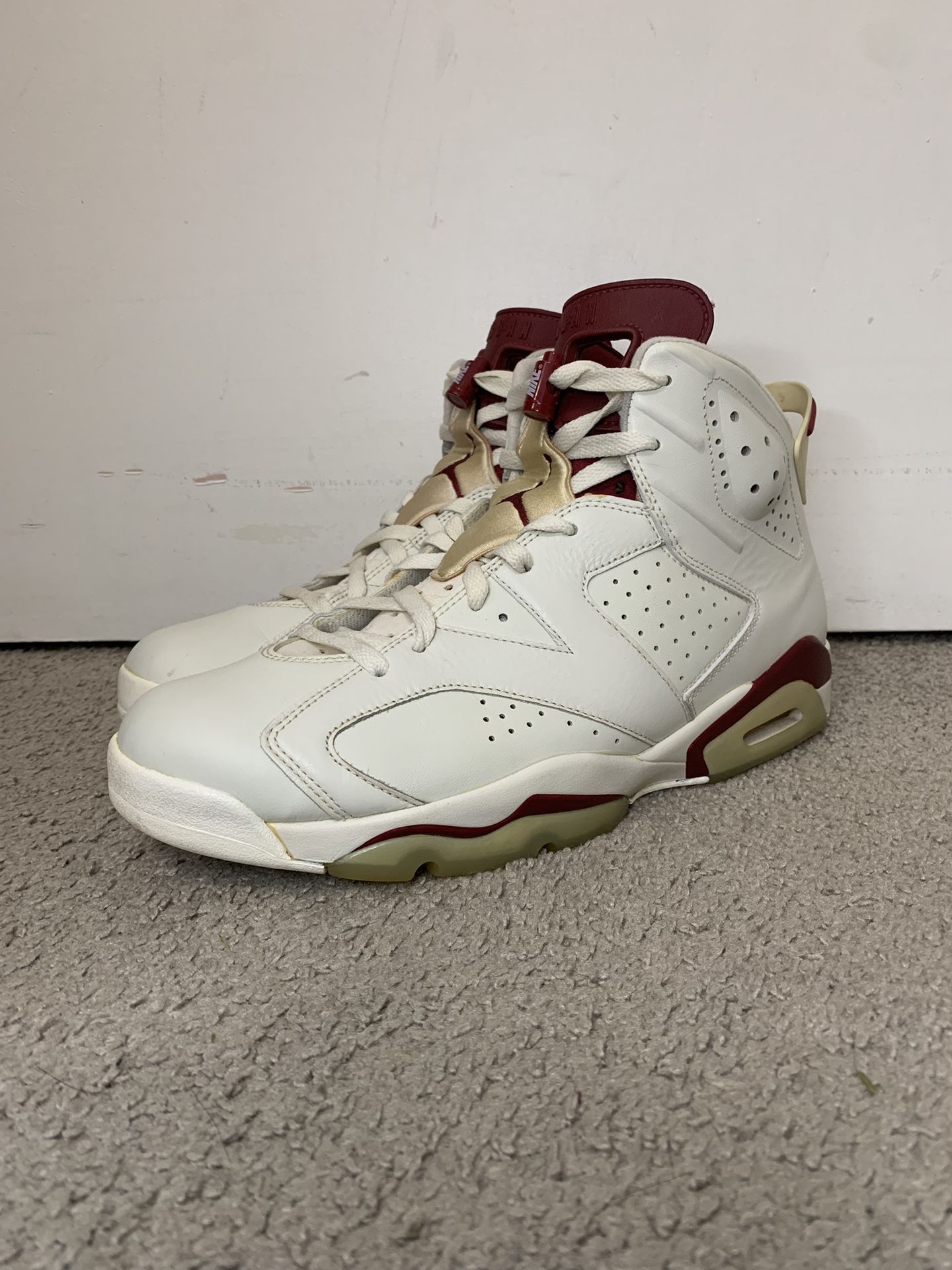 VNDS JORDAN 6 MAROON SIZE 11.5