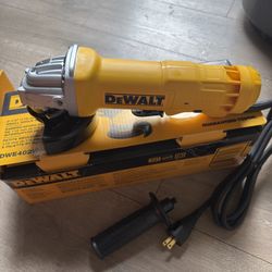 Esmeriladora Dewalt 