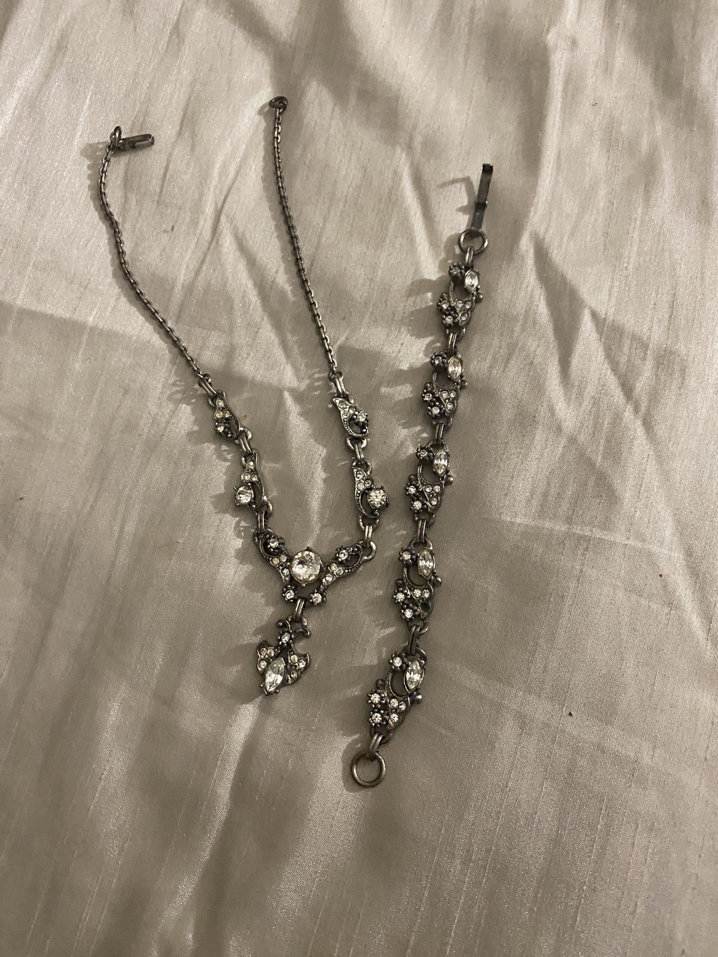 Very antique $75 set never change the color