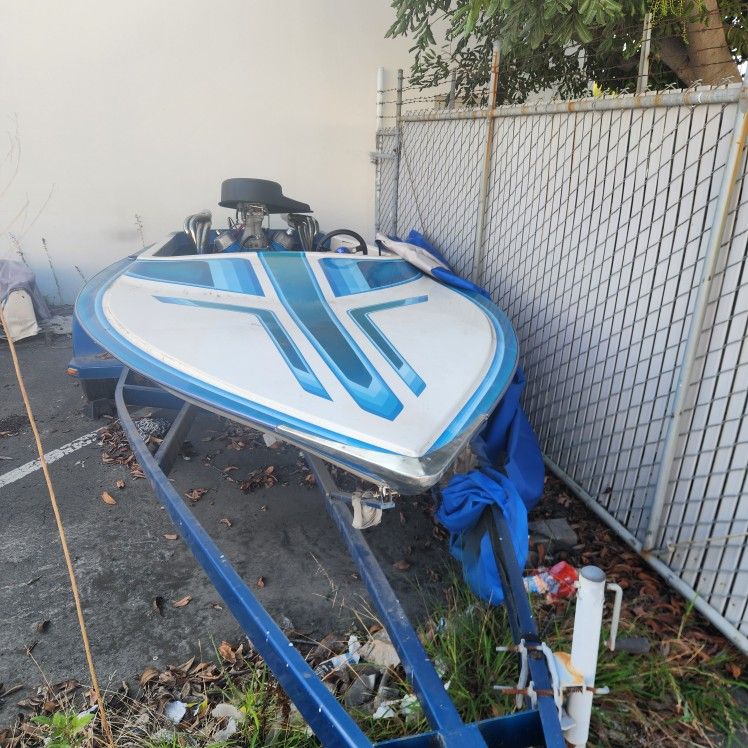 86 banner set. 19ft vet boat