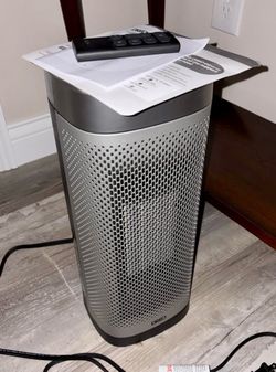 NEW Tower Space Heater W/ Remote, Oscillation Electric Heater W/ Fast Heating !