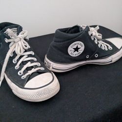 Converse All Star Chuck Taylor Style sneakers size 7 ankle height pre-owned good condition 