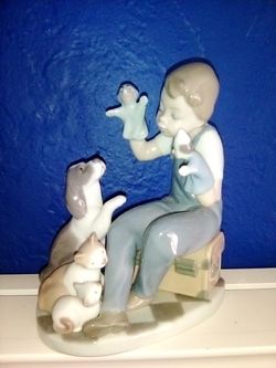 Lladro- Puppet show