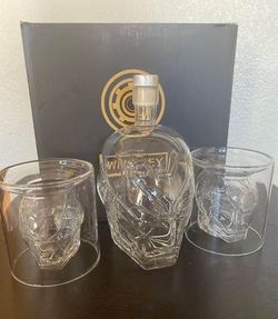 NIB New Sci-Fi Decanter Set 750ml With 2 Glasses - 3 3/8” W x 6 3/4” H