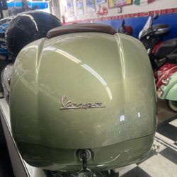 Vespa gts top case