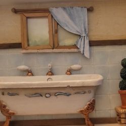 Bathroom Decor / Home Decor  Used Like New