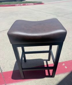 Brown Counter Height Bar Stool – Padded Seat