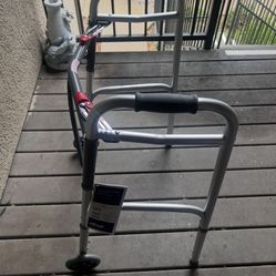 Drive Medical Deluxe Aluminum Walker 