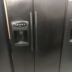 Black Side By Side Refrigerator 