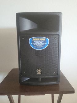 YAMAHA MSR100 8"