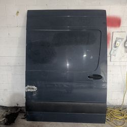 2019-2024 Mercedes Sprinter slide door