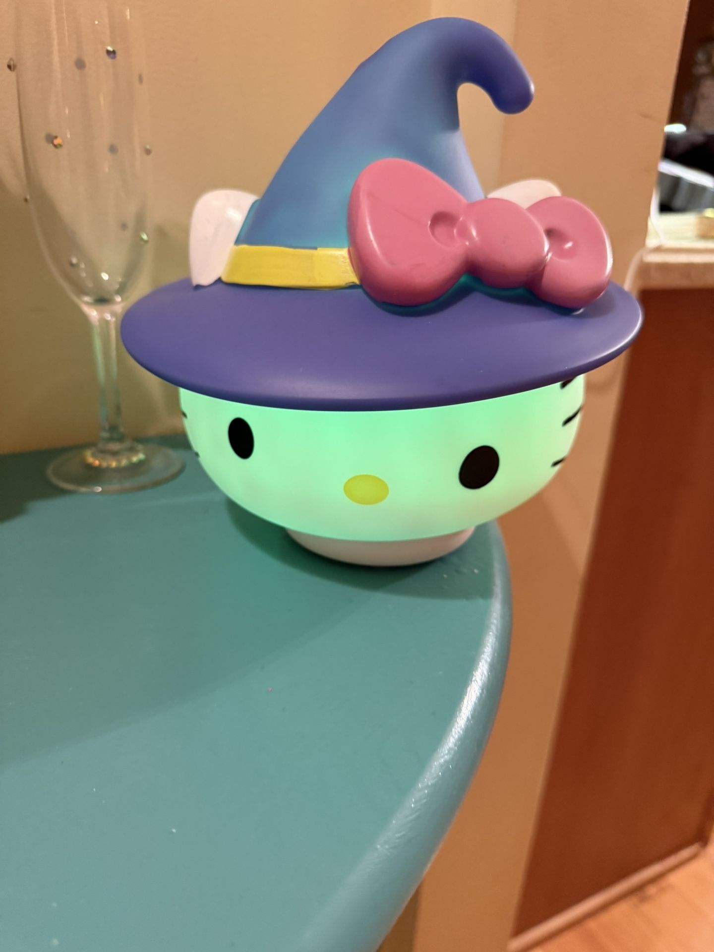 Hello Kitty LED witch hat aroma fan!
