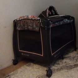 Bassinet Playpen With Memory Foam Mattress 