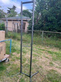 Delta free standing 4 bike rack