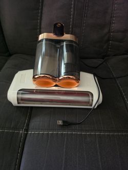 Cordless handheld vacuum